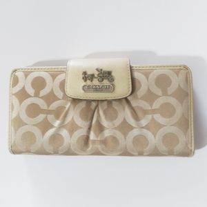 Coach Wallet Cream & Tan